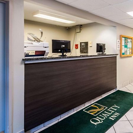 Quality Inn Solomons - Beacon Marina Bagian luar foto