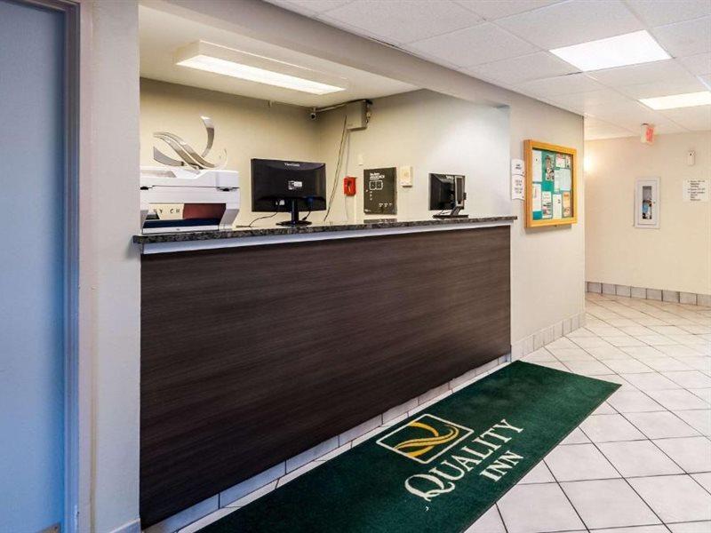 Quality Inn Solomons - Beacon Marina Bagian luar foto