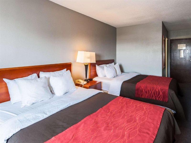 Quality Inn Solomons - Beacon Marina Bagian luar foto