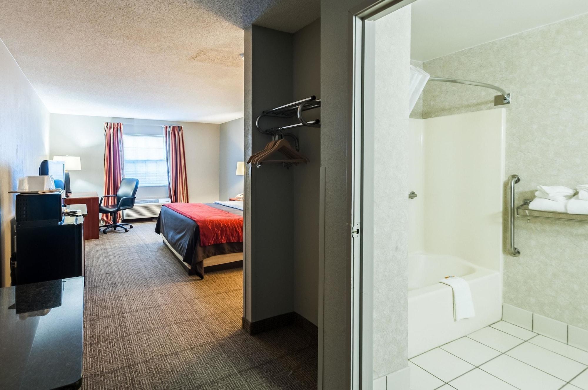Quality Inn Solomons - Beacon Marina Bagian luar foto