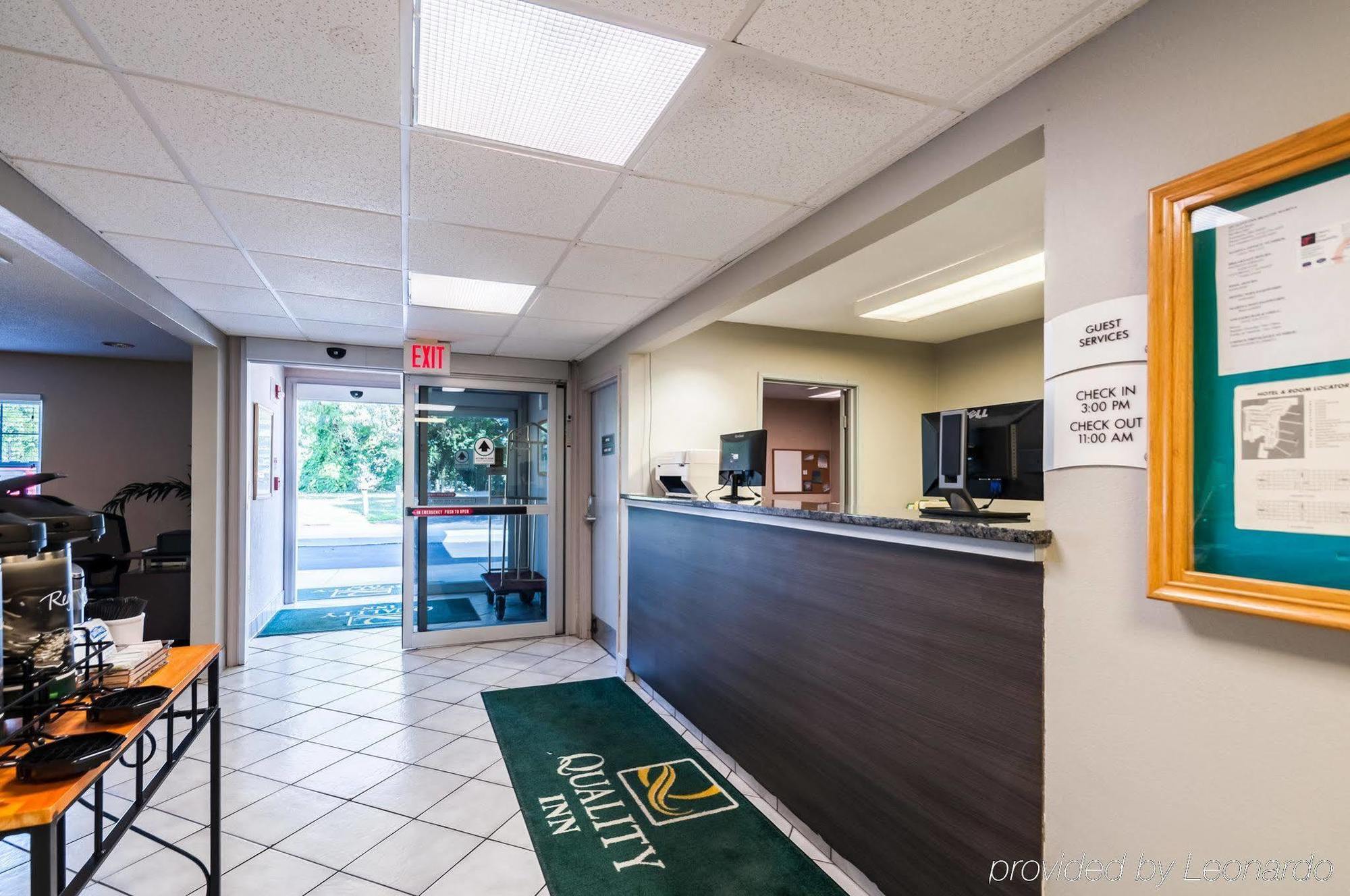 Quality Inn Solomons - Beacon Marina Bagian luar foto