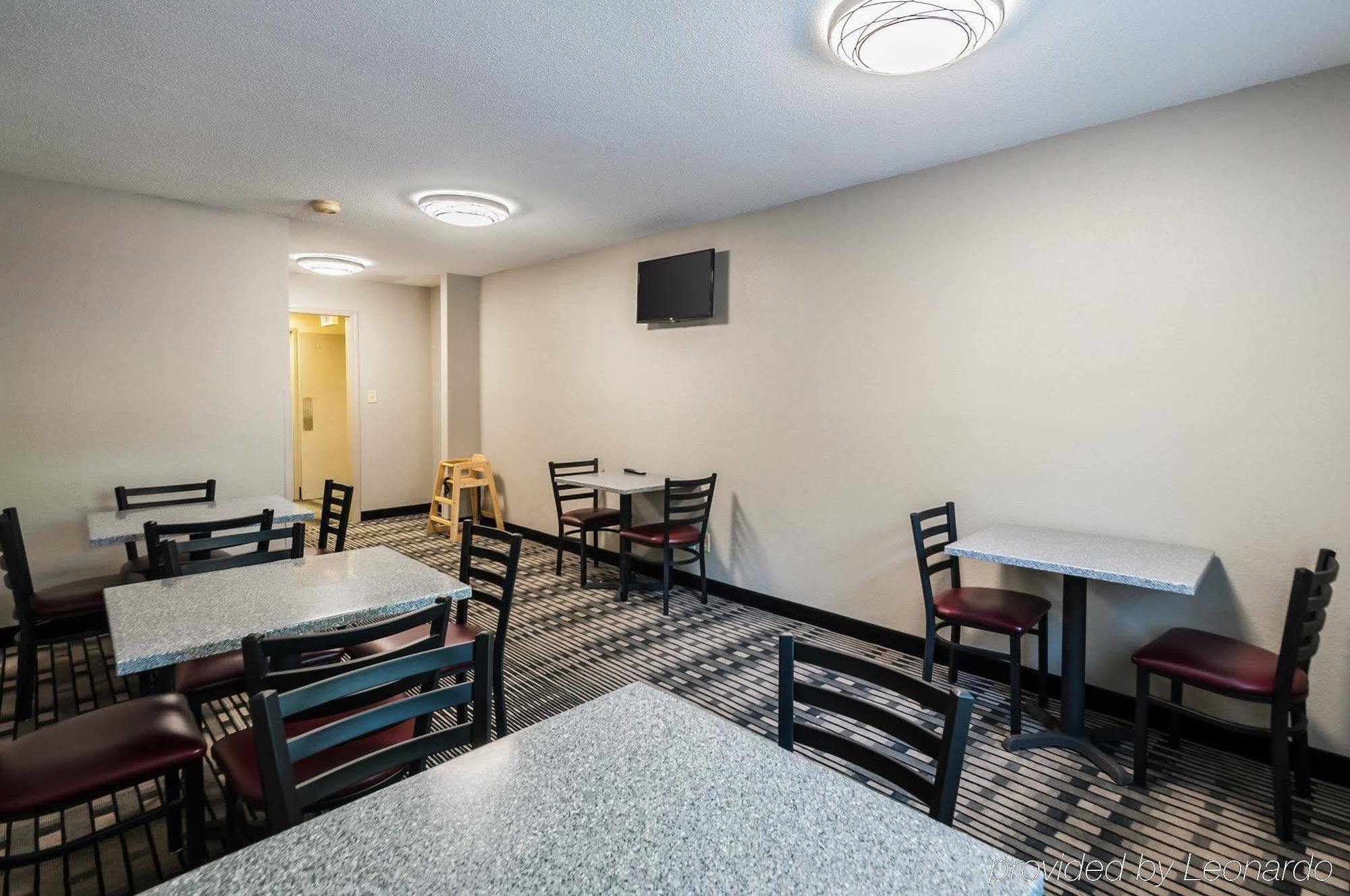 Quality Inn Solomons - Beacon Marina Bagian luar foto