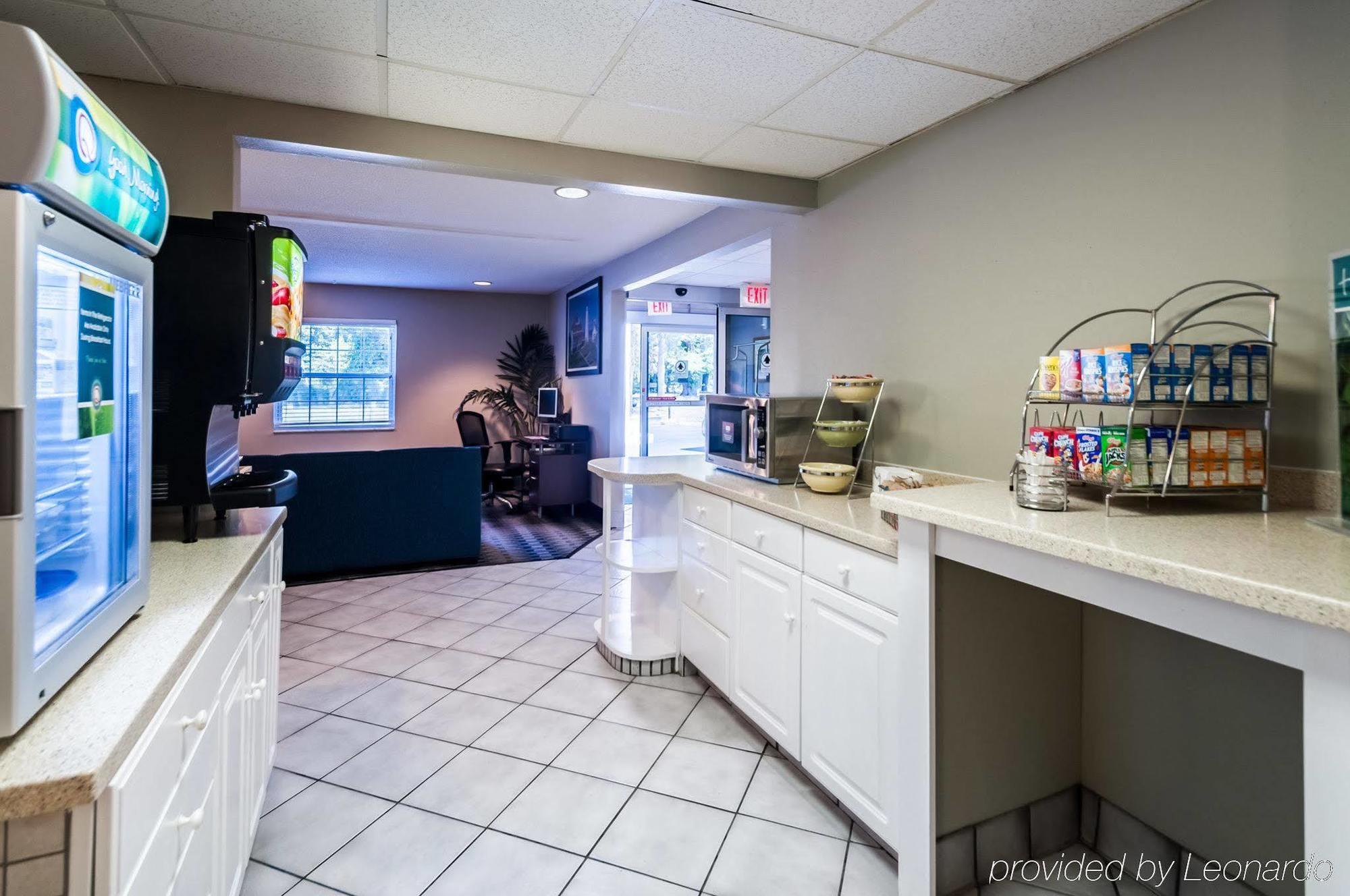 Quality Inn Solomons - Beacon Marina Bagian luar foto