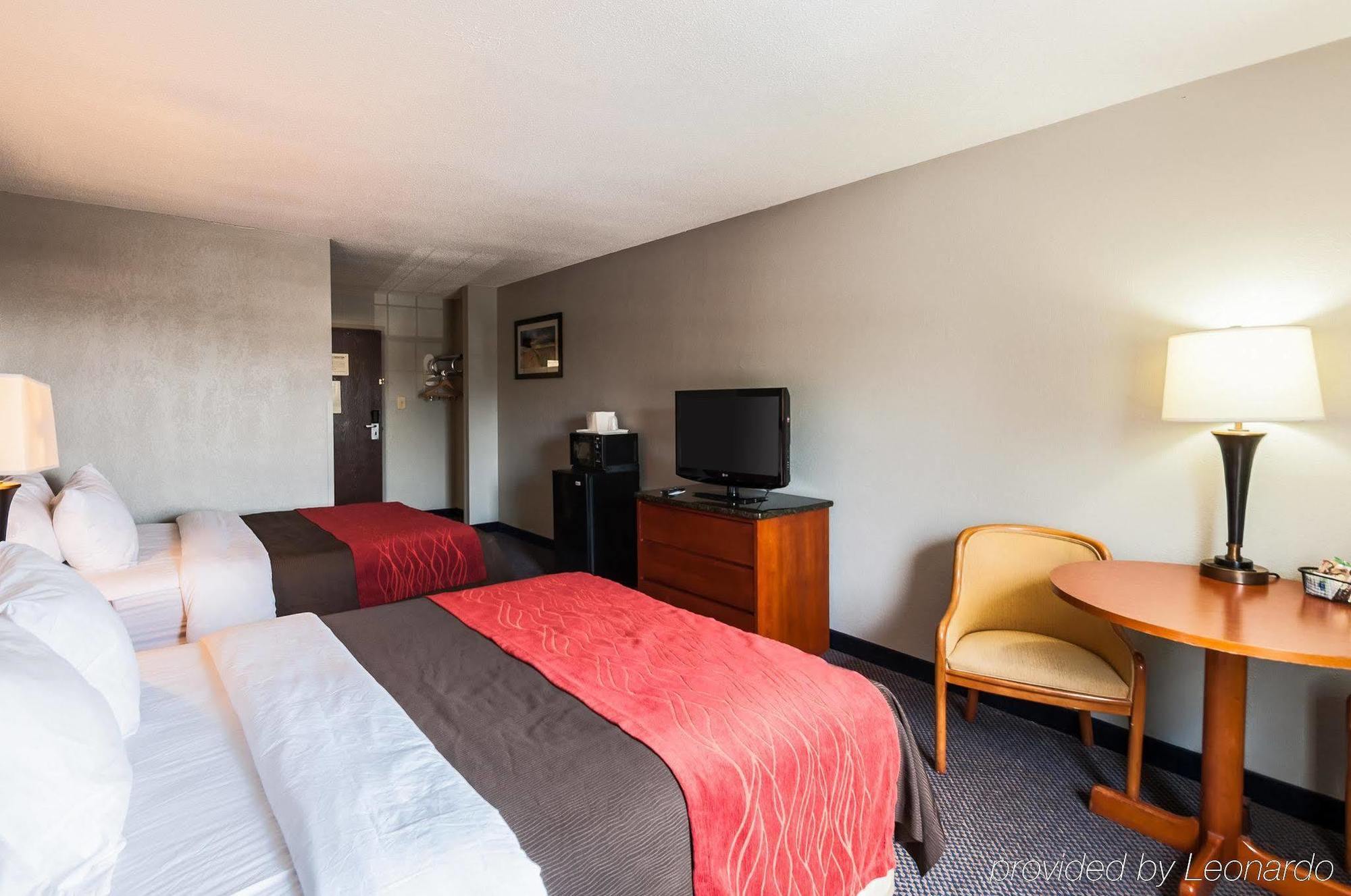 Quality Inn Solomons - Beacon Marina Bagian luar foto